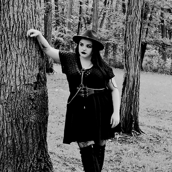 Meet your Posher, Leech - Picture 2 of 3